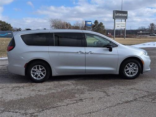 2024 Chrysler Pacifica Touring-L