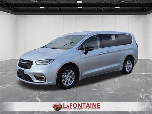 2024 Chrysler Pacifica Touring-L