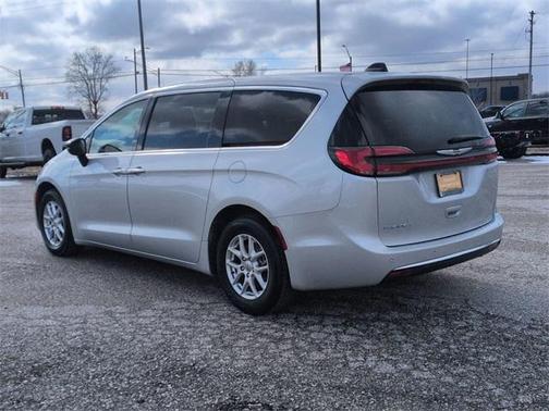 2024 Chrysler Pacifica Touring-L