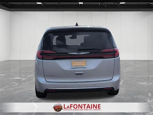 2024 Chrysler Pacifica Touring-L