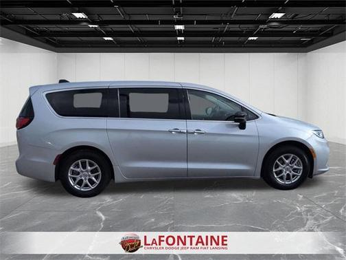 2024 Chrysler Pacifica Touring-L