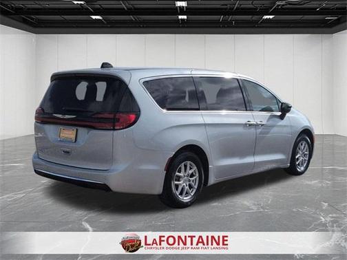 2024 Chrysler Pacifica Touring-L