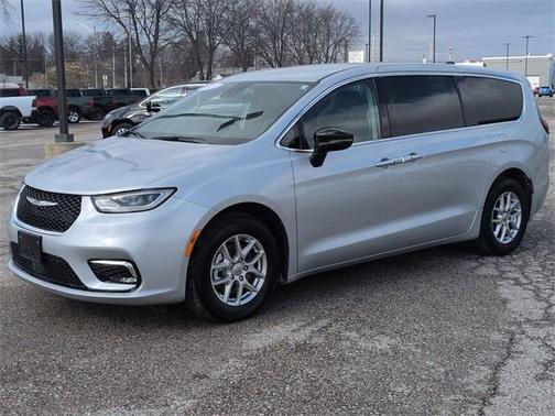 2024 Chrysler Pacifica Touring-L