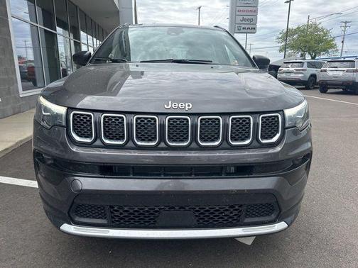 Granite Crystal Clearcoat Metallic 2023 Jeep Compass Limited