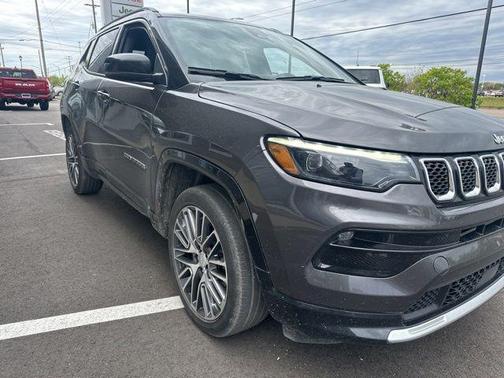 Granite Crystal Clearcoat Metallic 2023 Jeep Compass Limited