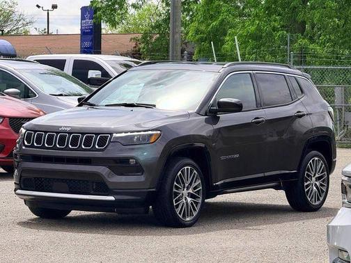 Granite Crystal Clearcoat Metallic 2023 Jeep Compass Limited
