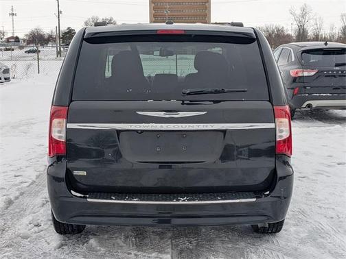 2014 Chrysler Town & Country Touring