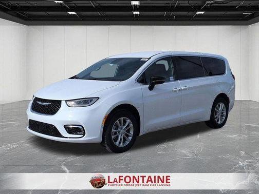 Bright White Clearcoat 2026 Chrysler Pacifica Select