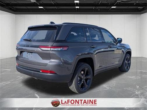 2025 Jeep Grand Cherokee Laredo