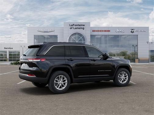 2026 Jeep Grand Cherokee Laredo