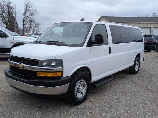 2023 Chevrolet Express 3500 LT
