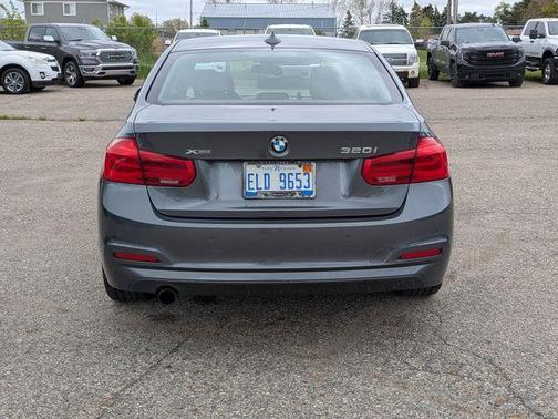 Mineral Gray Metallic 2016 BMW 320 i xDrive