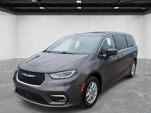Crystal Metallic 2023 Chrysler Pacifica Touring-L