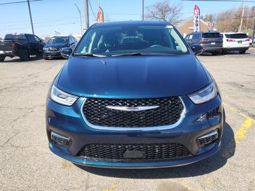 2022 Chrysler Pacifica Hybrid Touring L