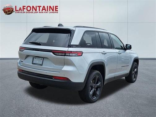 2025 Jeep Grand Cherokee Laredo