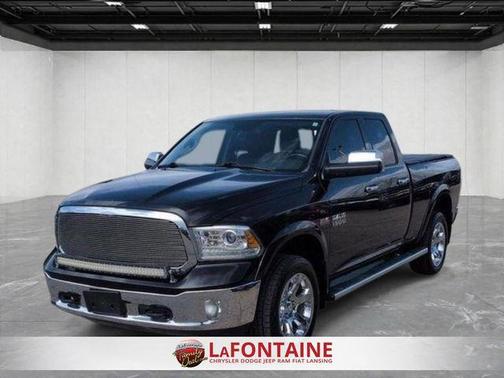 Brilliant Black Clearcoat 2016 RAM 1500 Laramie