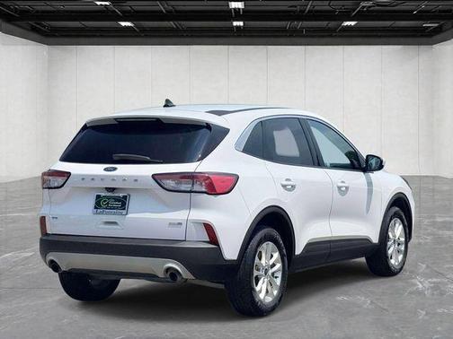 Oxford White 2020 Ford Escape SE