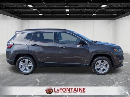 Granite Crystal Clearcoat Metallic 2022 Jeep Compass Latitude