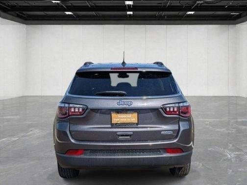 Granite Crystal Clearcoat Metallic 2022 Jeep Compass Latitude