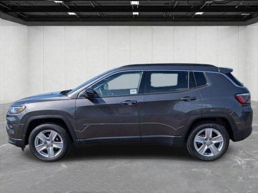 Granite Crystal Clearcoat Metallic 2022 Jeep Compass Latitude