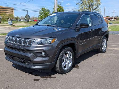 Granite Crystal Clearcoat Metallic 2022 Jeep Compass Latitude