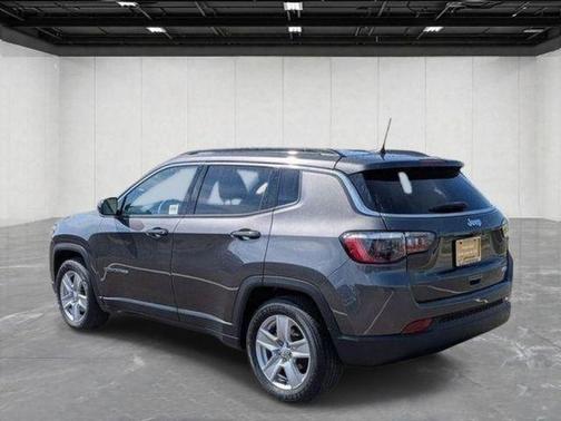 Granite Crystal Clearcoat Metallic 2022 Jeep Compass Latitude