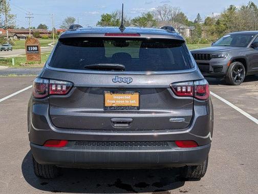 Granite Crystal Clearcoat Metallic 2022 Jeep Compass Latitude