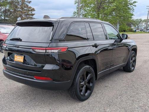 Diamond Black 2023 Jeep Grand Cherokee Altitude