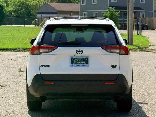 Ice 2024 Toyota RAV4 XLE