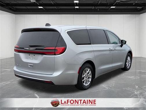 2024 Chrysler Pacifica Touring-L