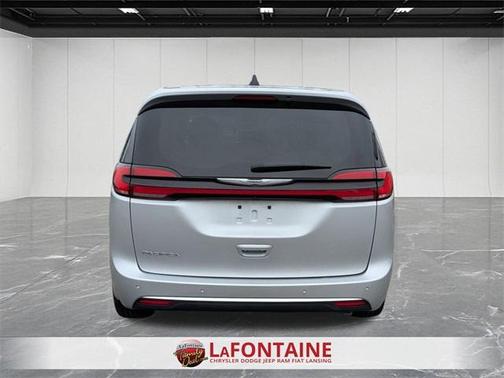 2024 Chrysler Pacifica Touring-L