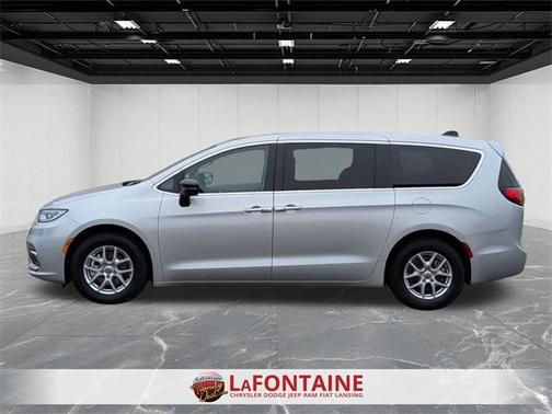 2024 Chrysler Pacifica Touring-L