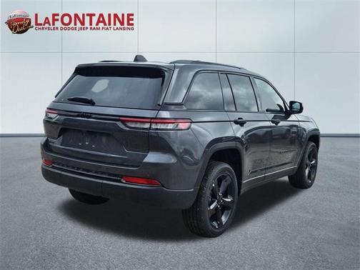 2025 Jeep Grand Cherokee Laredo