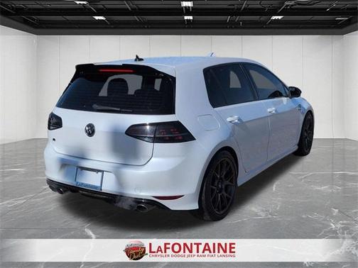 2017 Volkswagen Golf R 4-Door