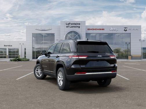 2026 Jeep Grand Cherokee Laredo