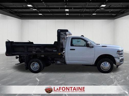 Bright White Clearcoat 2026 RAM 3500 Tradesman/Big Horn