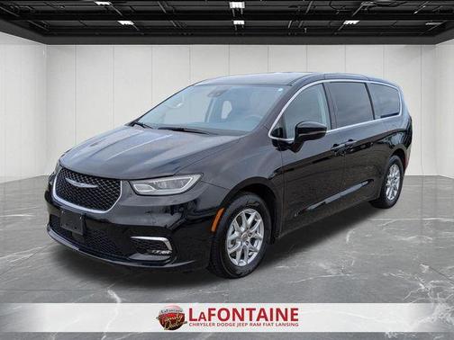 Diamond Black 2024 Chrysler Pacifica Touring-L