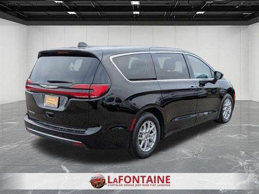 Diamond Black 2024 Chrysler Pacifica Touring-L