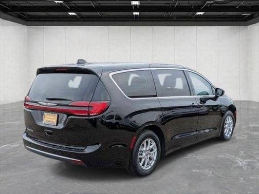 Diamond Black 2024 Chrysler Pacifica Touring-L