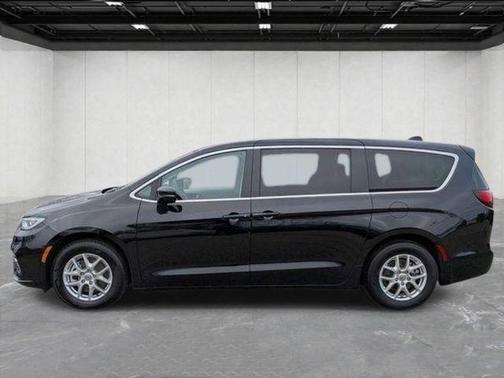 Diamond Black 2024 Chrysler Pacifica Touring-L