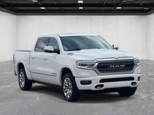 Bright White Clearcoat 2023 RAM 1500 Limited