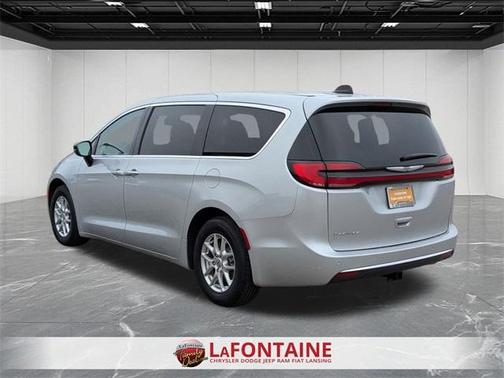 2024 Chrysler Pacifica Touring-L