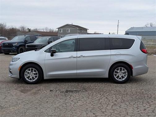 2024 Chrysler Pacifica Touring-L
