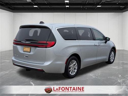 2024 Chrysler Pacifica Touring-L