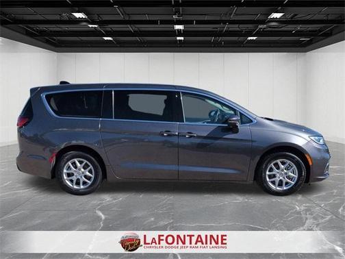 2023 Chrysler Pacifica Touring-L