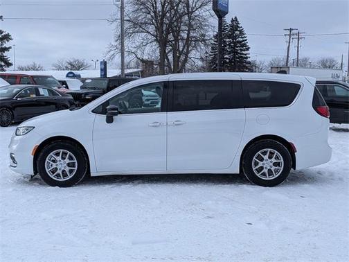 2024 Chrysler Pacifica Touring-L