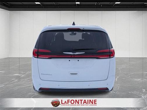 2024 Chrysler Pacifica Touring-L