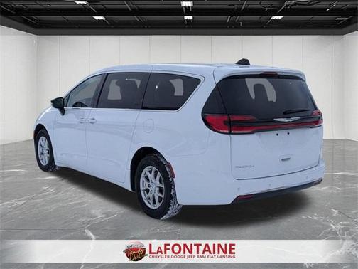 2024 Chrysler Pacifica Touring-L