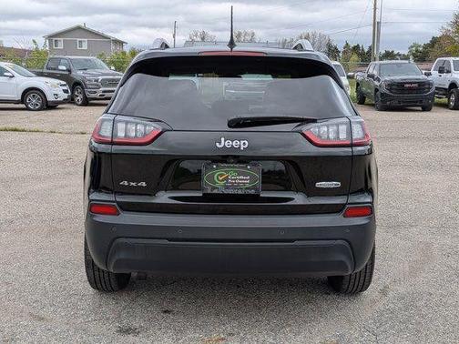 Diamond Black 2019 Jeep Cherokee Latitude Plus