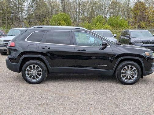 Diamond Black 2019 Jeep Cherokee Latitude Plus